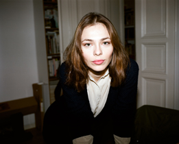 NINA KRAVIZ